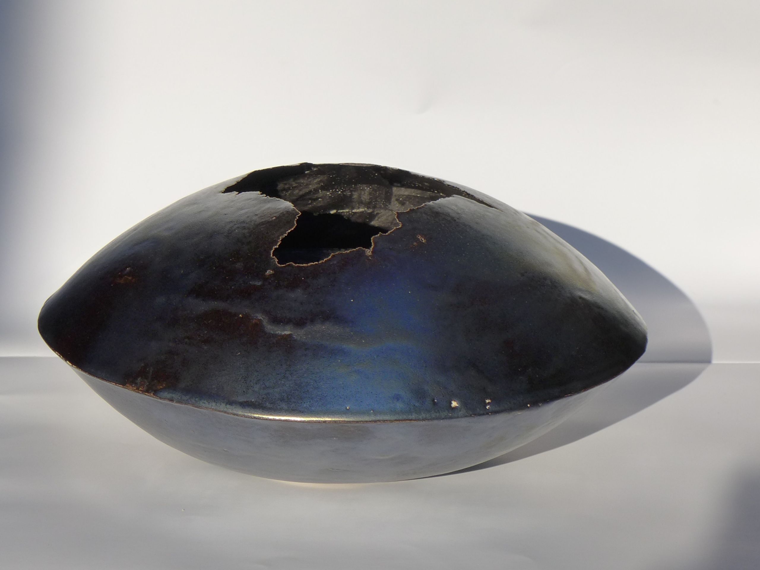 &#039;Schalenobjekt&#039;, 2021, Keramik, glasiert, 18 x 33 cm, 100 €