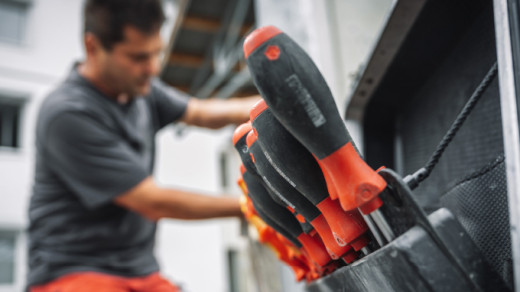 Bild von Handwerker und Werkzeug Bild von Handwerker und Werkzeug