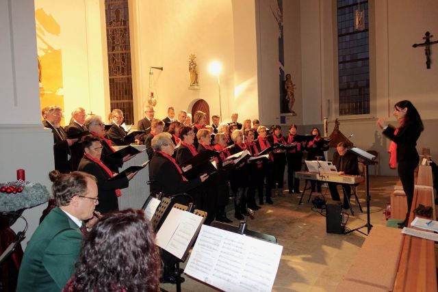 Jubiläumskonzert Kirchenchor Fulgenstadt, begleitet durch den Musikverein Fulgenstadt, an der Orgel Dekanatsmusikdirektor Matthias Wolf