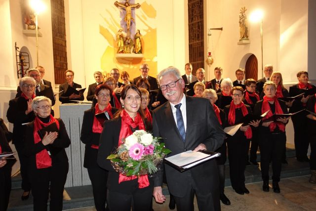 Jubiläumskonzert Kirchenchor Fulgenstadt, Chorleiterin Theresa Heinzelmann und Vorstand Ernst Engenhart